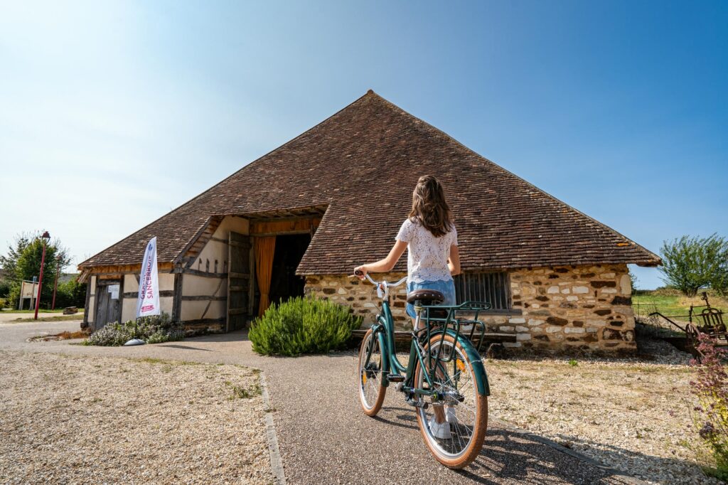 Destination Grand Sancerrois © Philippe ARMANET - Grange pyramidale du Pays-Fort de Vailly (5)compress