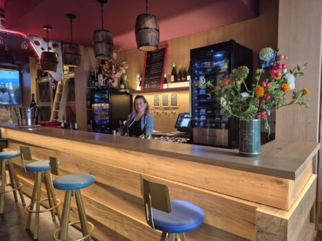 Hotel_restaurant_Le_Rempart_Sancerre_bar a vin bar